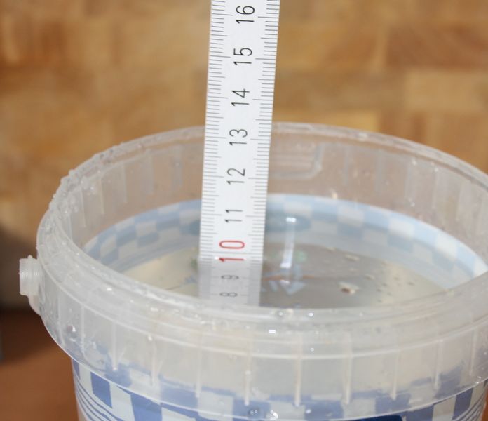 File:Fullbucket IMG 2379.JPG